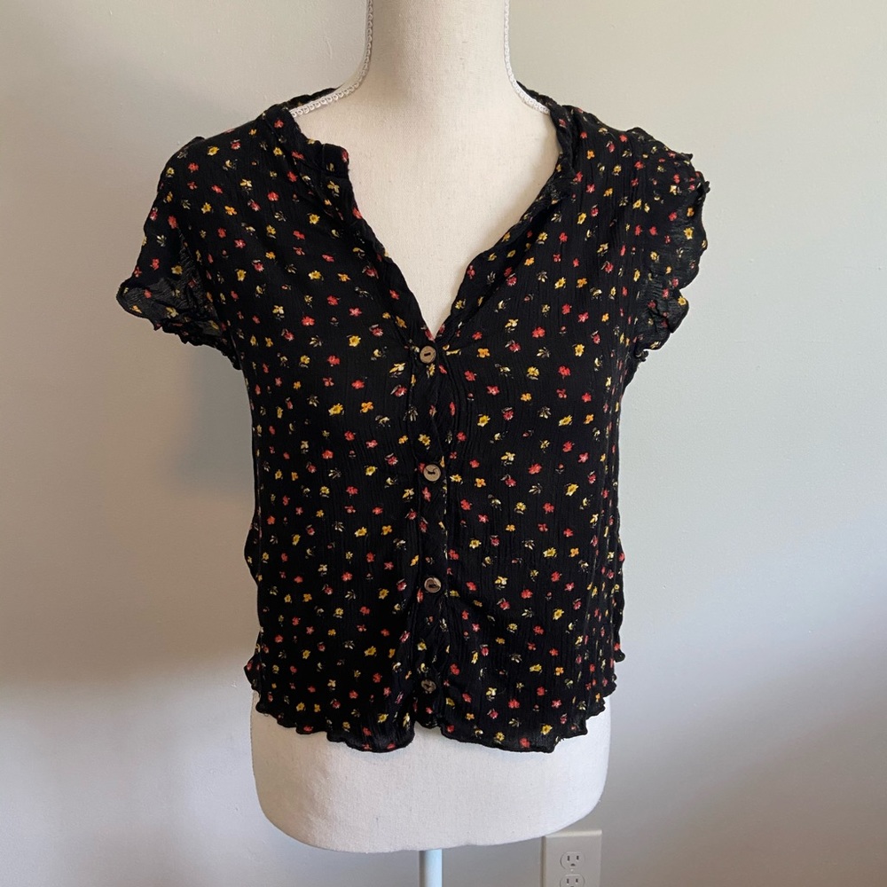 🌻 3 for $20 🌻 Free Kisses Floral Top